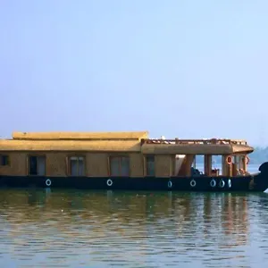 The Lotus - Houseboat Nileshwar